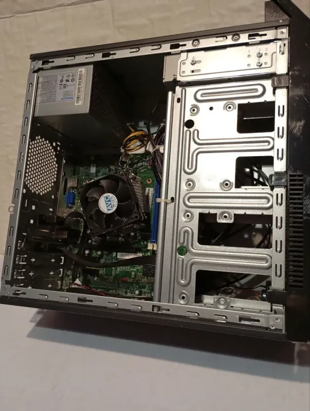 Комплект ПК: Lenovo ThinkCentre E73 Tower / Intel Core i3-4170 (2 (4) ядра по 3.7 GHz) / 8 GB DDR3 / 500 GB HDD / Intel HD Graphics 4400 + Монітор Lenovo ThinkVision T2224d / 22" (1920x1080) IPS / 1x DP, 1x VGA / VESA 100x100 б/в - зображення 6