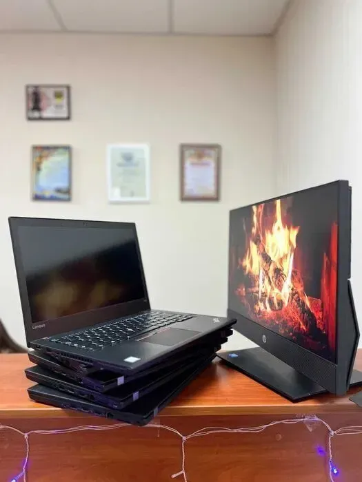 Ноутбук Lenovo ThinkPad T470 / 14" (1920x1080) IPS / Intel Core i5-6200U (2 (4) ядра по 2.3 - 2.8 GHz) / 8 GB DDR4 / 256 GB SSD M.2 / Intel HD Graphics 520 / WebCam / Windows 10 б/в - зображення 8