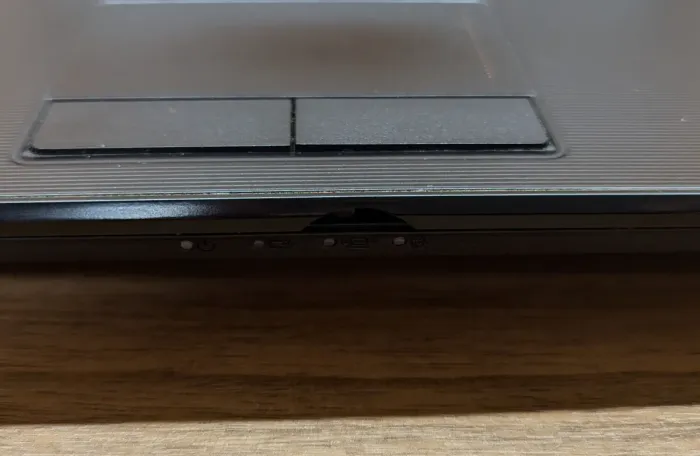 Ноутбук Б-клас Lenovo G570 / 15.6" (1366x768) TN / Intel Celeron B800 (2 ядра по 1.5 GHz) / 8 GB DDR3 / 320 GB HDD / Intel HD Graphics / WebCam / Windows 7 б/в - зображення 3