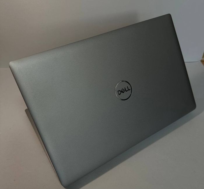 Ультрабук Dell Latitude 5530 / 15.6" (1920x1080) IPS / Intel Core i7-1265U (10 (12) ядер по 3.6 - 4.8 GHz) / 16 GB DDR4 / 256 GB SSD M.2 / Intel Iris Xe Graphics / WebCam / Win 11 Pro б/в - зображення 3
