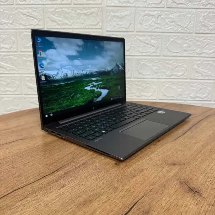 Ультрабук HP ZBook Firefly 14 G7 / 14" (1920x1080) IPS / Intel Core i5-10310U (4 (8) ядра по 1.7 - 4.4 GHz) / 16 GB DDR4 / 256 GB SSD / Intel UHD Graphics / WebCam б/в - зображення 4