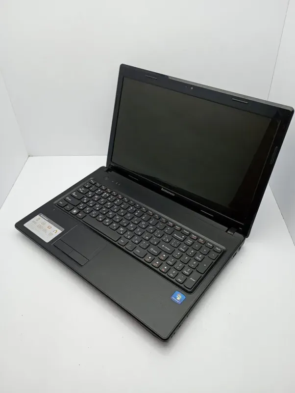 Ноутбук Lenovo IdeaPad G570 / 15.6" (1366x768) TN / Intel Core i3-2330M (2 (4) ядра по 2.2 GHz) / 6 GB DDR3 / 500 GB HDD / Intel HD Graphics / WebCam б/в - зображення 4