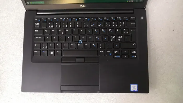 Ноутбук Б-клас Dell Latitude 7490 / 14" (1920x1080) IPS / Intel Core i5-8250U (4 (8) ядра по 1.6 - 3.4 GHz) / 8 GB DDR4 / 256 GB SSD / Intel UHD Graphics 620 / WebCam / Windows 10 Pro б/в - зображення 3