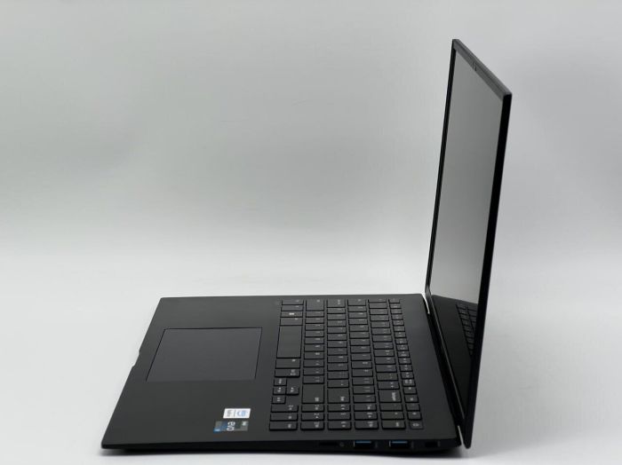 Ультрабук LG Gram 16Z90Q / 16" (2560x1600) IPS / Intel Core i7-1260P (12 (16) ядер по 3.4 - 4.7 GHz) / 16 GB DDR5 / 480 GB SSD / Intel Iris Xe Graphics / WebCam б/в - зображення 4