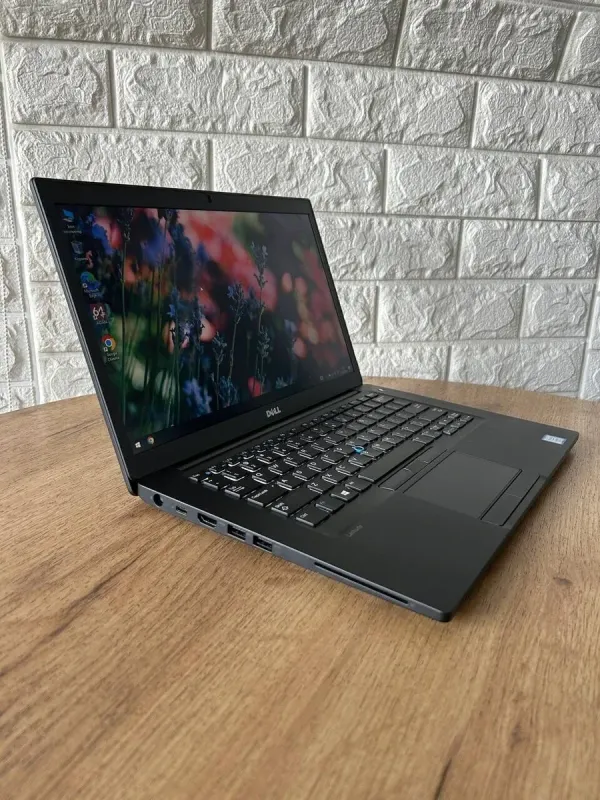 Ультрабук Б-класс Dell Latitude E7480 / 14" (1366x768) TN / Intel Core i5-7300U (2 (4) ядра по 2.6 - 3.5 GHz) / 8 GB DDR4 / 256 GB SSD M.2 / Intel HD Graphics 620 / WebCam / HDMI б/в - зображення 4