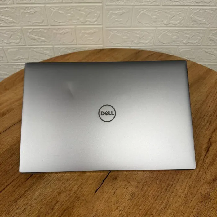 Мобільна робоча станція Б-клас Dell Precision 5750 / 17.3" (3840x2400) IPS Touch / Intel Xeon W-10885M (8 (16) ядер по 2.4 - 5.3 GHz) / 16 GB DDR4 / 512 GB SSD / nVidia Quadro RTX 3000 Max-Q, 6 GB GDDR6, 192-bit / WebCam б/в - зображення 3