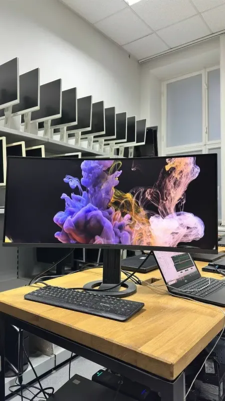 Монітор Samsung C34H890WJU / 34" (3440x1440) VA / HDMI, DisplayPort, Audio, USB 3.0 / VESA 100x100 б/в - зображення 2