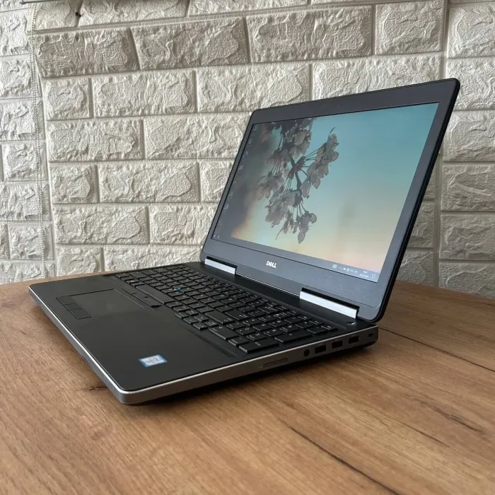 Мобільна робоча станція Б-клас Dell Precision 7520 / 15.6" (1920x1080) IPS / Intel Core i7-6820HQ (4 (8) ядра по 2.7 - 3.6 GHz) / 16 GB DDR4 / 256 GB SSD / nVidia Quadro M2200, 4 GB GDDR5, 128-bit / WebCam б/в - зображення 5