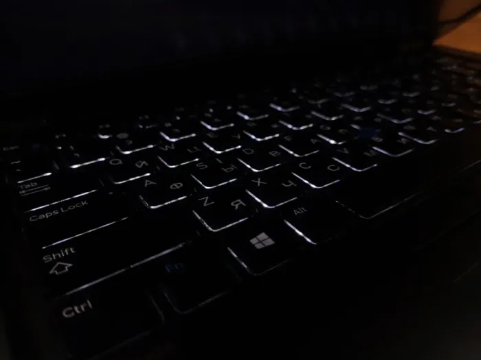 Ультрабук Dell Latitude 5480 / 14" (1366x768) TN / Intel Core i5-7200U (2 (4) ядра по 2.5 - 3.1 GHz) / 8 GB DDR4 / 256 GB SSD / Intel HD Graphics 620 / WebCam / Windows 10 б/в - зображення 6