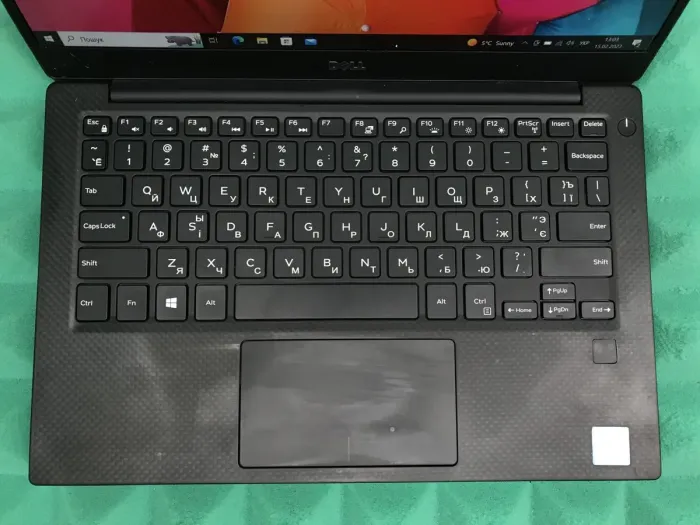 Ультрабук Dell XPS 13 9360 / 13.3" IPS / Intel Core i5-7200U (2(4) ядра по 2.5-3.1GHz) / 4GB DDR3 / 240GB SSD M.2 / HD Graphics 620 / WebCam / Fingerprint / Win 10 б/в - зображення 4