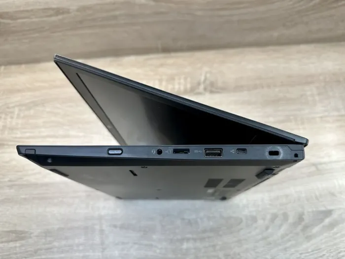 Ноутбук Б-клас Lenovo ThinkPad L380 / 13.3" (1920x1080) TN / Intel Core i5-8250U (4 (8) ядра по 1.6 - 3.4 GHz) / 8 GB DDR4 / 256 GB SSD / Intel UHD Graphics 620 / WebCam / Windows 10 б/в - зображення 5