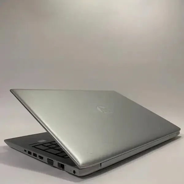 Ноутбук Б-клас HP ProBook 450 G5 / 15.6" (1366x768) TN / Intel Core i5-8250U (4 (8) ядра по 1.6 - 3.4 GHz) / 16 GB DDR4 / 256 GB SSD / Intel UHD Graphics 620 / WebCam / HDMI / TouchID б/в - зображення 6