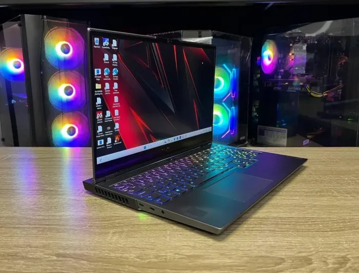 Ігровий ноутбук Lenovo Legion 7 / 15.6" (1920x1080) IPS / Intel Core i7-10750H (6 (12) ядер по 2.6 - 5.0 GHz) / 16 GB DDR4 / 1000 GB SSD / nVidia GeForce RTX 2070 Super, 8 GB GDDR6, 256-bit / WebCam б/в - зображення 4