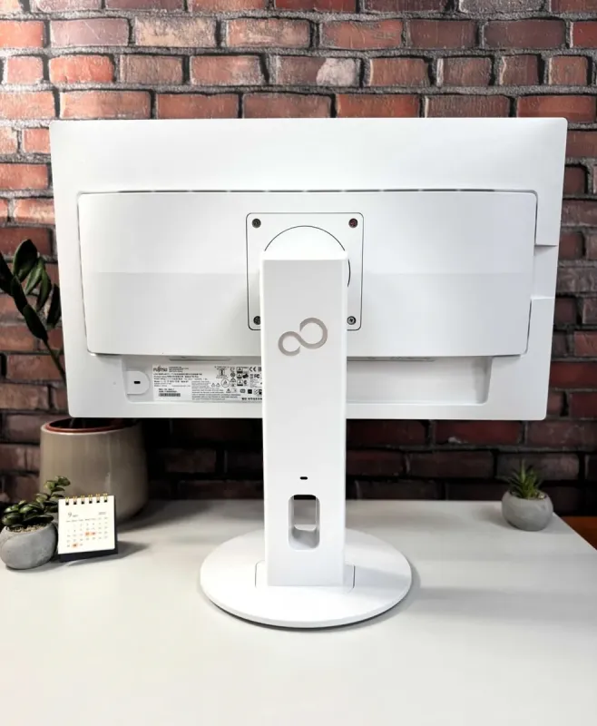 Монітор Fujitsu B24-8 TE Pro / 24" (1920x1080) IPS / VGA, DVI, DisplayPort, USB-Hub, Audio / VESA 100x100 б/в - зображення 5