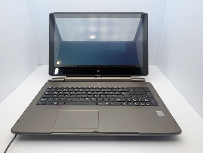 Ноутбук Medion S6214T / 15.6" (1366x768) TN Touch / Intel Pentium N3540 (4 ядра по 2.16 - 2.66 GHz) / 4 GB DDR3 / 60 GB SSD + 500 GB HDD / Intel HD Graphics / WebCam / DVD-ROM / АКБ не тримає б/в - зображення 2