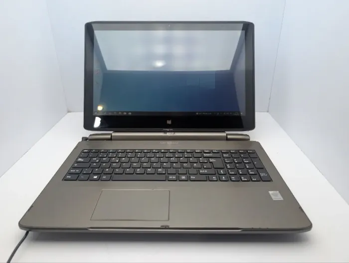 Ноутбук Medion S6214T / 15.6" (1366x768) TN Touch / Intel Pentium N3540 (4 ядра по 2.16 - 2.66 GHz) / 4 GB DDR3 / 60 GB SSD + 500 GB HDD / Intel HD Graphics / WebCam / DVD-ROM / АКБ не тримає б/в - зображення 2