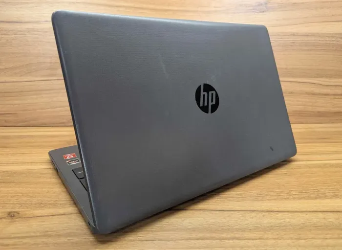 Ноутбук Б-клас HP 255 G7 / 15.6" (1920x1080) IPS / AMD Ryzen 3 2200U (2 (4) ядра по 2.5 - 3.4 GHz) / 8 GB DDR4 / 240 GB SSD / AMD Radeon Vega 6 Graphics / WebCam / Windows 10 б/в - зображення 7