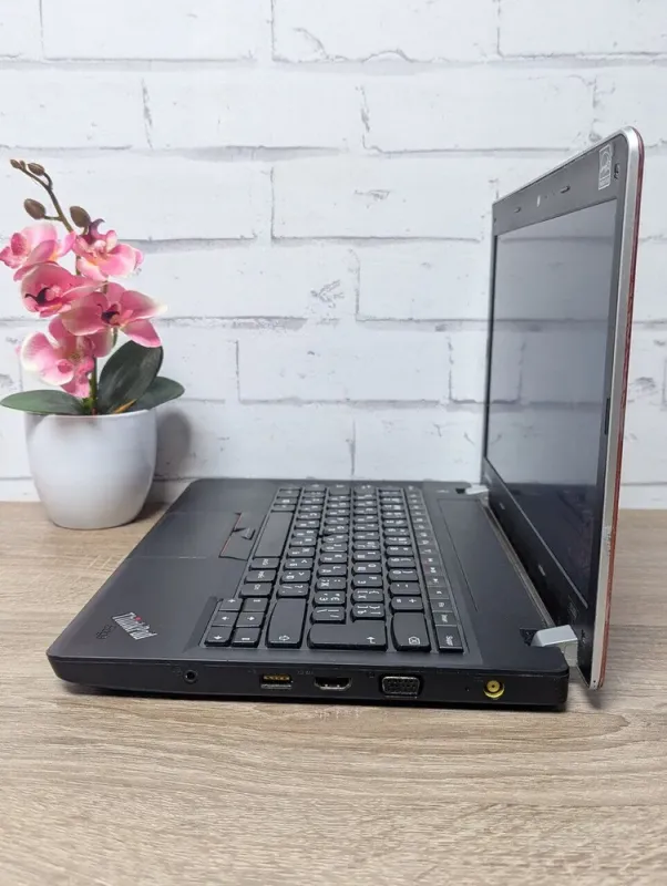 Ноутбук Б-клас Lenovo ThinkPad Edge E330 / 13.3" (1366x768) TN / Intel Core i5-3210M (2 (4) ядра по 2.5 - 3.1 GHz) / 8 GB DDR3 / 256 GB SSD / nVidia GeForce 610M, 1 GB GDDR3, 64-bit / WebCam б/в - зображення 6