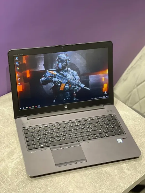 Мобільна робоча станція HP zBook 15 G3 / 15.6" (1920x1080) IPS / Intel Core i7-6700HQ (4 (8) ядра по 2.6 - 3.5 GHz) / 16 GB DDR4 / 512 GB SSD / nVidia Quadro M1000M, 2 GB DDR3, 128-bit / Fingerprint / WebCam б/в - зображення 2