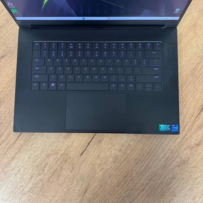 Ігровий ноутбук Б-клас Razer Blade 15 RZ09-0421 / 15.6" (2560x1440) IPS / Intel Core i7-12800H (14 (20) ядер по 2.4 - 4.8 GHz) / 16 GB DDR5 / 1000 GB SSD / nVidia GeForce RTX 3060, 6 GB GDDR6, 192-bit / WebCam б/в - зображення 7