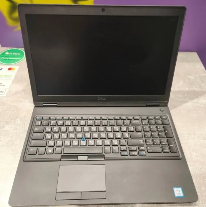 Ноутбук Dell Latitude 5590 / 15.6" (1920x1080) IPS / Intel Core i5-8250U (4 (8) ядра по 1.6 - 3.4 GHz) / 8 GB DDR4 / 240 GB SSD / Intel UHD Graphics 620 / WebCam б/в - зображення 3