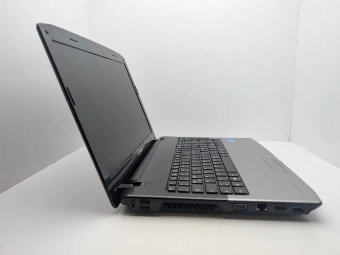 Ноутбук Medion Akoya E6226 / 15.6" (1366x768) TN / Intel Core i3-2310M (2 (4) ядра по 2.4 GHz) / 6 GB DDR3 / 750 GB HDD / Intel HD Graphics 3000 / WebCam б/в - зображення 5