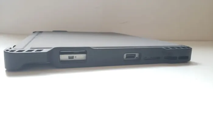 Нетбук-трансформер Dell Latitude 7200 2-in-1 / 12,3" (1920x1080) IPS Touch / Intel Core i5-8365U (4 (8) ядра по 1,6 - 4,1 ГГц) / 8 ГБ DDR3 / 256 ГБ SSD M.2 / Intel UHD Graphics / Веб-камера / Чохол б/в - зображення 6