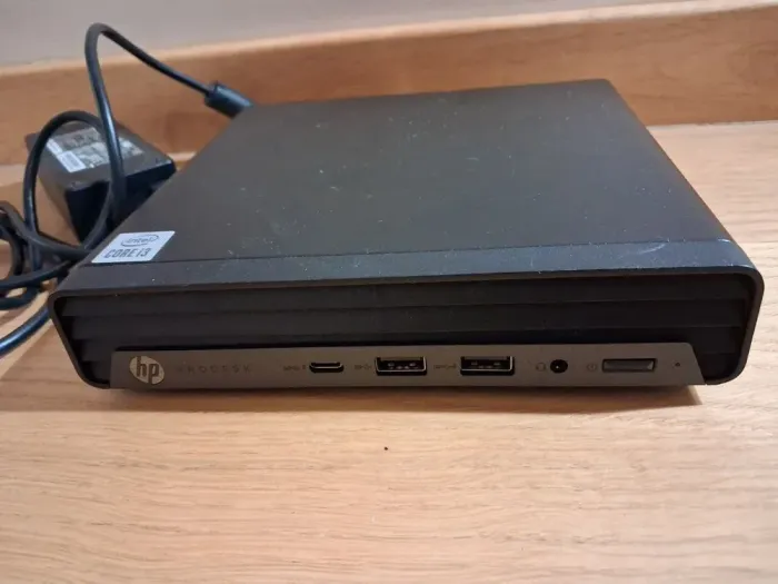 Неттоп HP ProDesk 400 G6 Mini USFF / Intel Core i3-10100T (4 (8) ядра по 3.0 - 3.8 GHz) / 16 GB DDR4 / 250 GB SSD / Intel UHD Graphics 630 / HDMI / DisplayPort + Блок живлення б/в - зображення 2