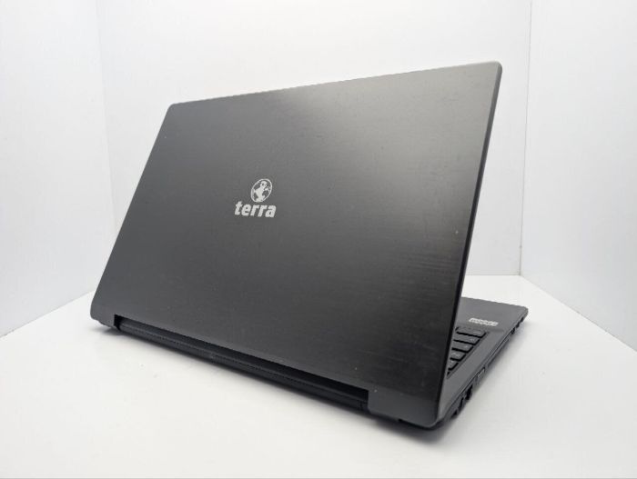 Ноутбук Terra Mobile 1513s / 15.6" (1366x768) TN / Intel Core i5-6200U (2 (4) ядра по 2.3 - 2.8 GHz) / 8 GB DDR3 / 250 GB SSD / Intel HD Graphics 520 / WebCam / DVD-ROM / АКБ не тримає б/в - зображення 8
