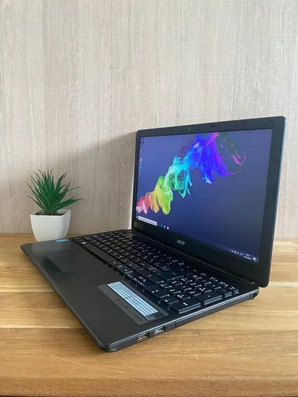 Ноутбук Acer Aspire E1-572 / 15.6" (1920x1080) TN / Intel Croe i5-4200M (2 (4) ядра по 2.5 - 3.1 GHz) / 8 GB DDR3 / 128 GB SSD / Intel HD Graphics 4600 / WebCam / HDMI б/в - зображення 4