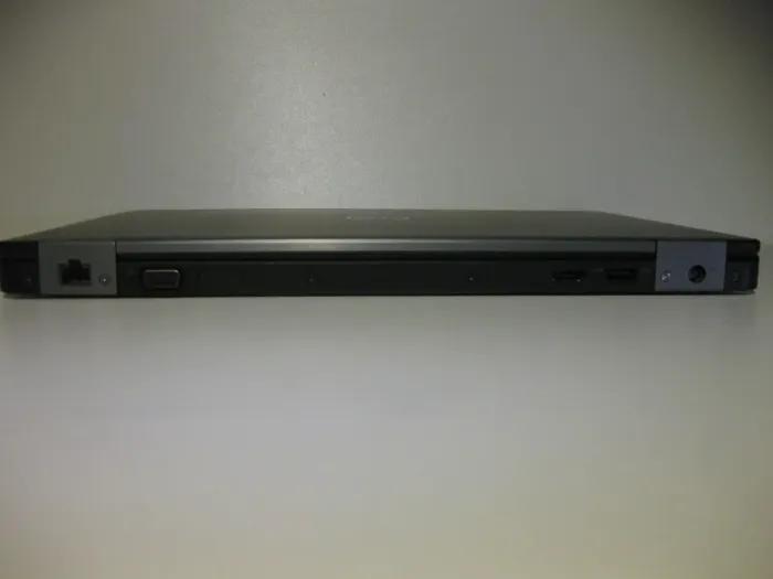 Ноутбук Dell Latitude E5470 / 14" (1366x768) TN / Intel Core i3-6100U (2 (4) ядра по 2.3 GHz) / 8 GB DDR4 / 240 GB SSD / Intel HD Graphics 520 / WebCam б/в - зображення 6