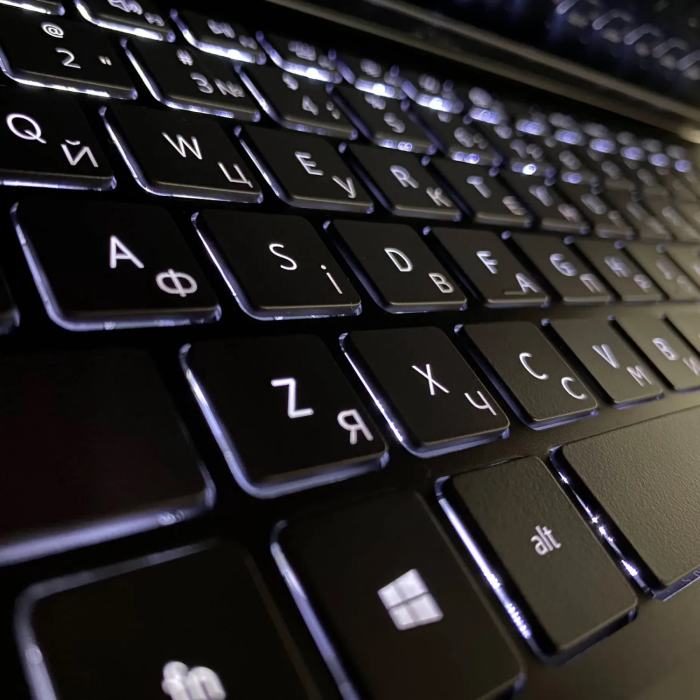 Ультрабук Б-клас Dell Vostro 5402 / 14" (1920x1080) IPS / Intel Core i5-1135G7 (4 (8) ядра по 2.4 - 4.2 GHz) / 16 GB DDR4 / 256 GB SSD / Intel Iris Xe Graphics / WebCam / TouchID б/в - зображення 6