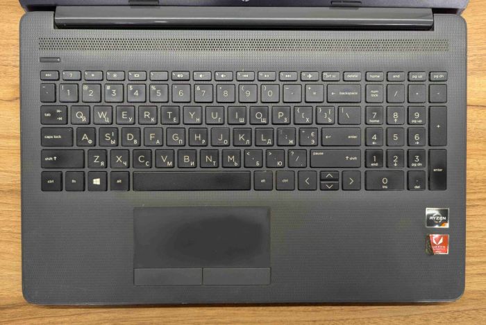 Ноутбук Б-клас HP 255 G7 / 15.6" (1920x1080) IPS / AMD Ryzen 3 3200U (2 (4) ядра по 2.6 - 3.5 GHz) / 8 GB DDR4 / 256 GB SSD / AMD Radeon Vega 3 Graphics / WebCam / Windows 10 б/в - зображення 4