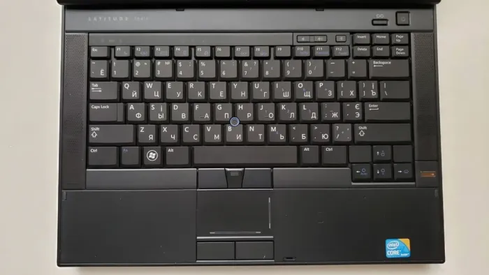 Ноутбук Dell Latitude E6410 / 14.1" (1440x900) TN / Intel Core i7-620M (2 (4) ядра по 2.66 - 3.33 GHz) / 8 GB DDR3 / 180 GB SSD / Intel HD Graphics / WebCam б/в - зображення 3