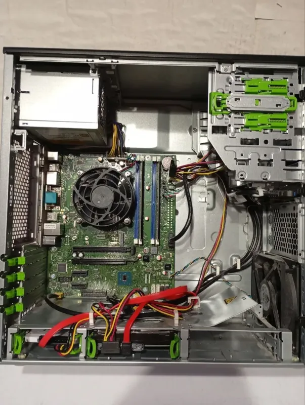 ПК Б-клас Fujitsu Esprimo P756 E90+ Tower / Intel Core i3-6100 (2 (4) ядра по 3.7 GHz) / 8 GB DDR4 / 240 GB SSD + 320 GB HDD / Intel HD Graphics 530 б/в - зображення 5