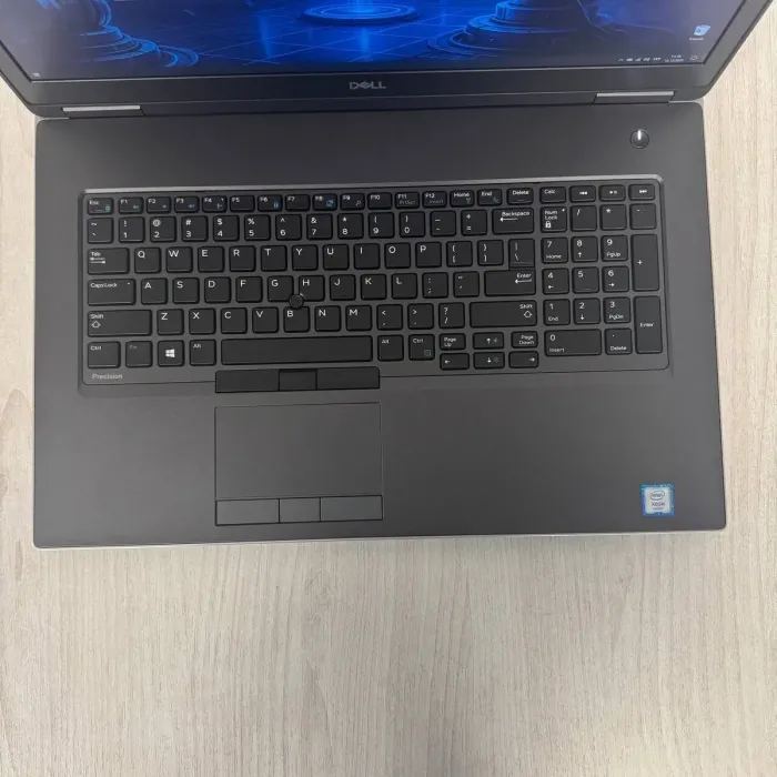 Ноутбук Б-клас Dell Precision 7740 / 17.3" (1920x1080) IPS / Intel Xeon E-2276M (6 (12) ядер по 2.8 - 4.7 GHz) / 32 GB DDR4 / 256 GB SSD / Intel UHD Graphics / WebCam б/в - зображення 3