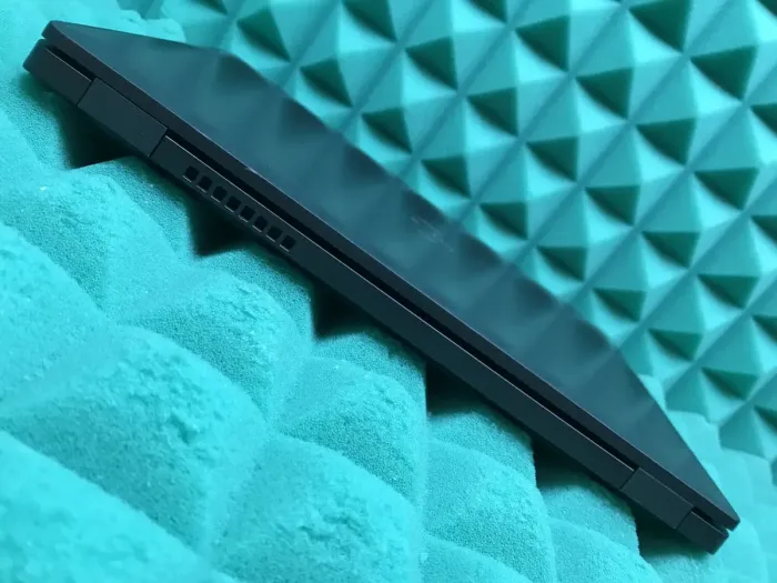 Ультрабук Б-клас Dell Latitude 5300 / 13.3" (1920x1080) IPS / Intel Core i5-8365U (4 (8) ядра по 1.6 - 4.1 GHz) / 8 GB DDR4 / 256 GB SSD M.2 / Intel UHD Graphics 620 / WebCam / USB 3.1 / HDMI / Windows 10 б/в - зображення 7