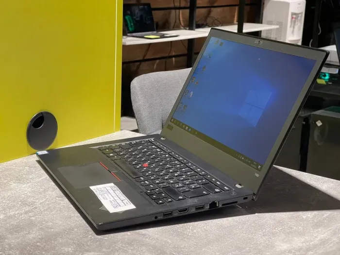 Ультрабук Lenovo ThinkPad T480 / 14" (1920x1080) IPS / Intel Core i5-8250U (4 (8) ядра по 1.6 - 3.4 GHz) / 8 GB DDR4 / 120 GB SSD / Intel UHD Graphics 620 / WebCam б/в - зображення 3