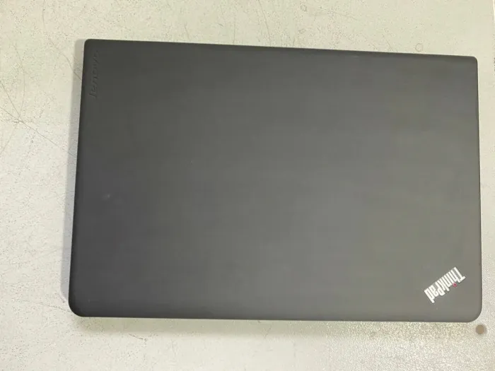 Ноутбук Lenovo ThinkPad E550 / 15.6" (1920x1080) TN / Intel Core i7-5500U (2 (4) ядра по 2.4 - 3.0 GHz) / 8 GB DDR3 / 240 GB SSD / Intel HD Graphics 5500 / WebCam б/в - зображення 7