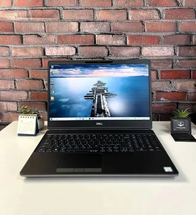 Мобільна робоча станція Dell Precision 7550 / 15.6" (1920x1080) IPS / Intel Xeon W-10855M (6 (12) ядер по 2.8 - 5.1 GHz) / 64 GB DDR4 / 1000 GB SSD M.2 / nVidia Quadro RTX 5000, 16 GB GDDR6, 256-bit / WebCam / Win 11 Pro б/в - зображення 2