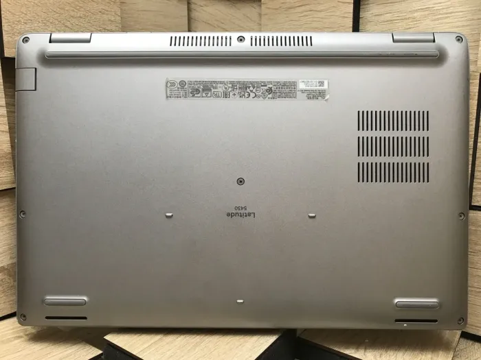 Ультрабук Dell Latitude 5430 / 14" (1920x1080) IPS / Intel Core i5-1245U (10 (12) ядер по 1.6 - 4.4 GHz) / 16 GB DDR4 / 256 GB SSD M.2 / Intel Iris Xe Graphics / WebCam / Fingerprint / USB 3.2 / HDMI / Windows 10 б/в - зображення 9