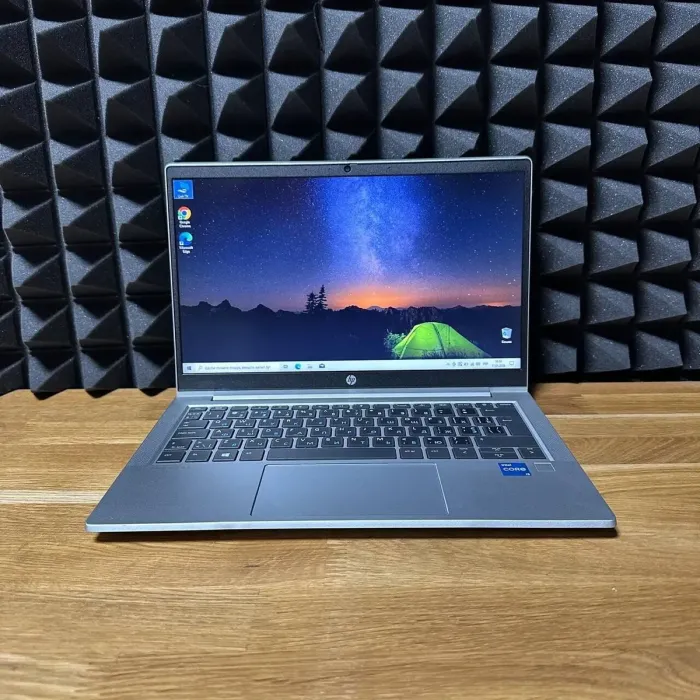 Ультрабук HP ProBook 430 G8 / 13.3" (1366x768) TN / Intel Core i3-1115G4 (2 (4) ядра по 4.1 GHz) / 8 GB DDR4 / 128 GB SSD / Intel UHD Graphics / WebCam б/в - зображення 2