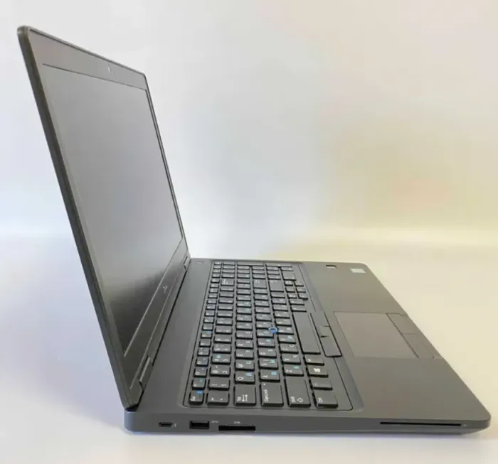 Ігровий ноутбук Dell Latitude 5591 / 15.6" (1920x1080) IPS / Intel Core i7-8850H (6(12) ядер по 2.6-4.3 GHz) / 16GB DDR4 / 512 GB SSD / GeForce MX130, 2 GB GDDR5, 64-bit / WebCam / Fingerprint б/в - зображення 4