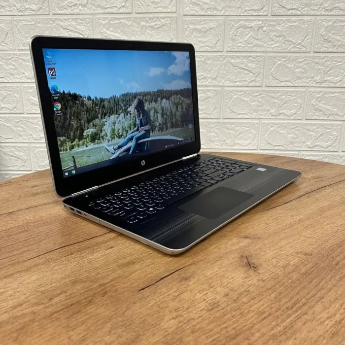 Ноутбук Б-клас HP Pavilion 15-au018wm / 15.6" (1366x768) TN Touch / Intel Core i7-6500U (2 (4) ядра по 2.5 - 3.1 GHz) / 12 GB DDR4 / 256 GB SSD / Intel HD Graphics 520 / WebCam б/в - зображення 4