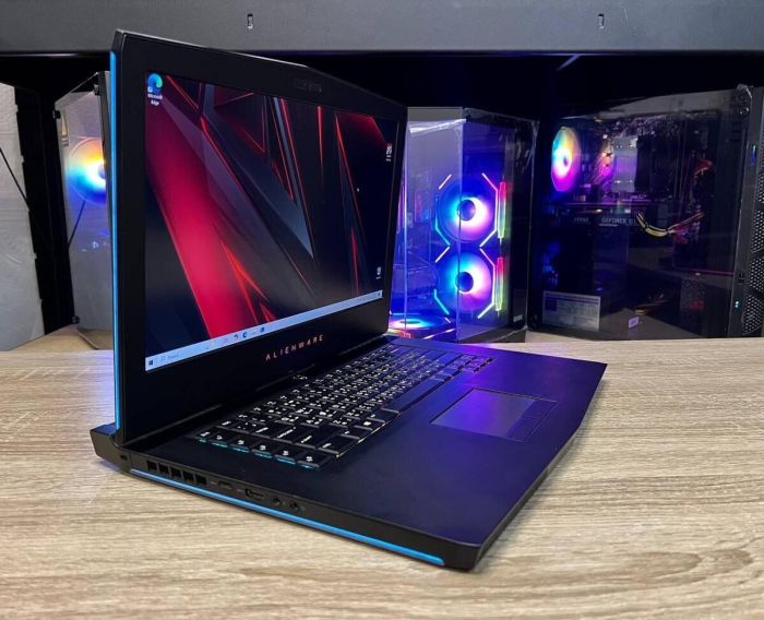 Ігровий ноутбук Dell Alienware 15 R3 / 15.6" (1920x1080) IPS / Intel Core i5-8300H (4 (8) ядра по 2.3 - 4.0 GHz) / 8 GB DDR4 / 256 GB SSD / nVidia GeForce GTX 1070, 8 GB GDDR5, 256-bit / WebCam б/в - зображення 5