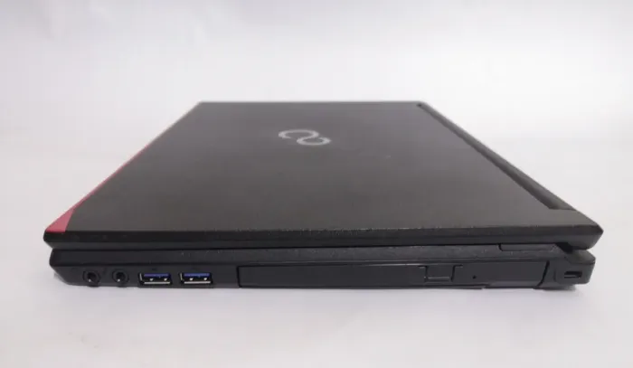 Ноутбук Fujitsu Lifebook E544 / 14" (1366x768) TN / Intel Core i5-4210M (2 (4) ядра по 2.6 - 3.2 GHz) / 4 GB DDR3 / 128 GB SSD / Intel HD Graphics 4600 / WebCam / DVD-ROM б/в - зображення 5