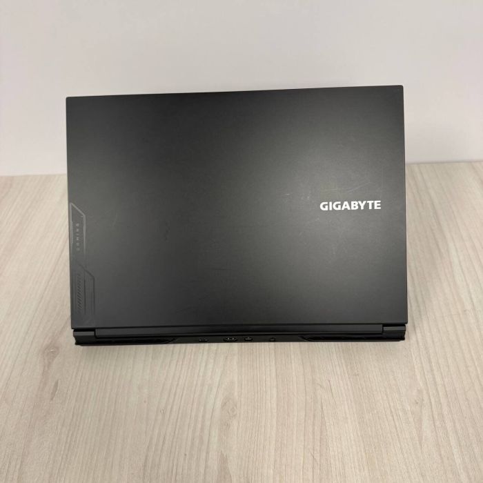 Ігровий ноутбук Gigabyte G6 KF / 16" (1920x1200) IPS / Intel Core i7-13620H (10 (16) ядер по 3.6 - 4.9 GHz) / 16 GB DDR5 / 1000 GB SSD NVMe / nVidia GeForce RTX 4060, 8 GB GDDR6, 128-bit / WebCam б/в - зображення 3