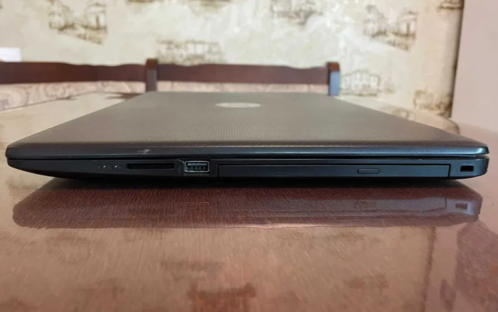 Ультрабук HP 17-by3613dx / 17.3" (1600x900) TN / Intel Core i5-1035G1 (4 (8) ядра по 1.0 - 3.6 GHz) / 8 GB DDR4 / 256 GB SSD (NVMe PCIe) / Intel UHD Graphics (10th Gen) / WebCam б/в - зображення 7