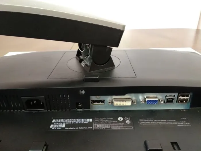 Монітор Dell UltraSharp U2212HMc / 21.5" (1920x1080) IPS / DisplayPort, DVI, VGA, USB / VESA 100x100 б/в - зображення 6