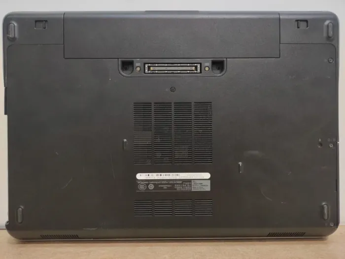 Ноутбук Б-клас Dell Latitude E6440 / 14" (1366x768) TN / Intel Core i5-4310M (2 (4) ядра по 2.7 - 3.4 GHz) / 8 GB DDR3 / 120 GB SSD / Intel HD Graphics 4600 / WebCam / АКБ не держит б/в - зображення 8